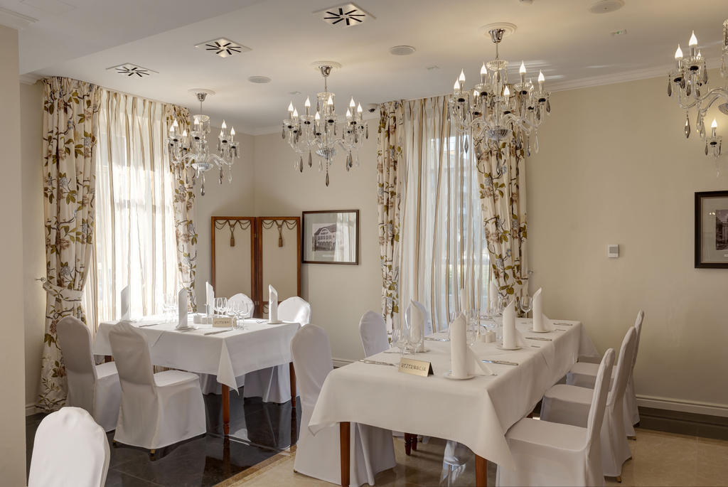 Hotel Willa Hueta Kielce Ngoại thất bức ảnh