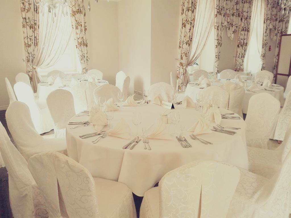 Hotel Willa Hueta Kielce Ngoại thất bức ảnh
