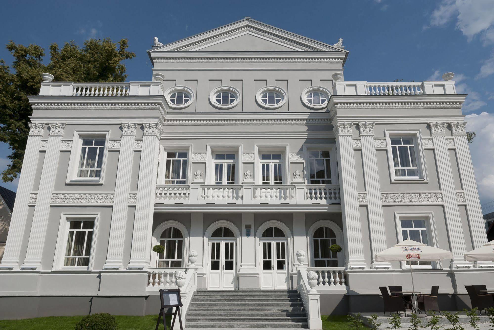Hotel Willa Hueta Kielce Ngoại thất bức ảnh