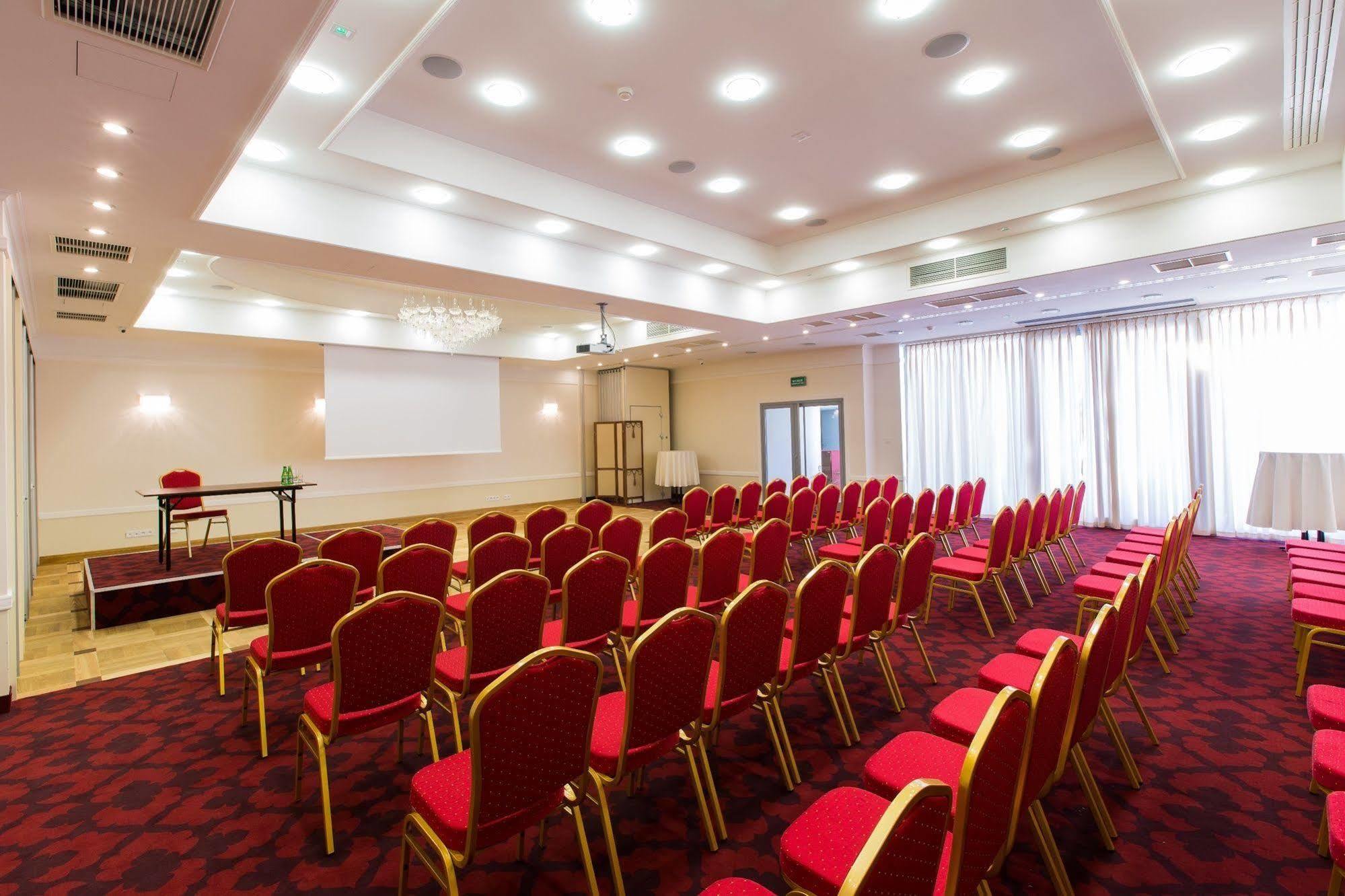 Hotel Willa Hueta Kielce Ngoại thất bức ảnh